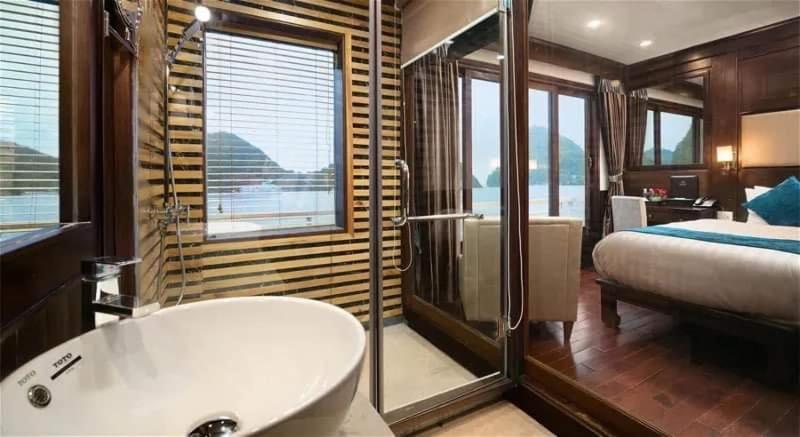 Aquamarine Premium Cruise Hotel Ha Long Bagian luar foto