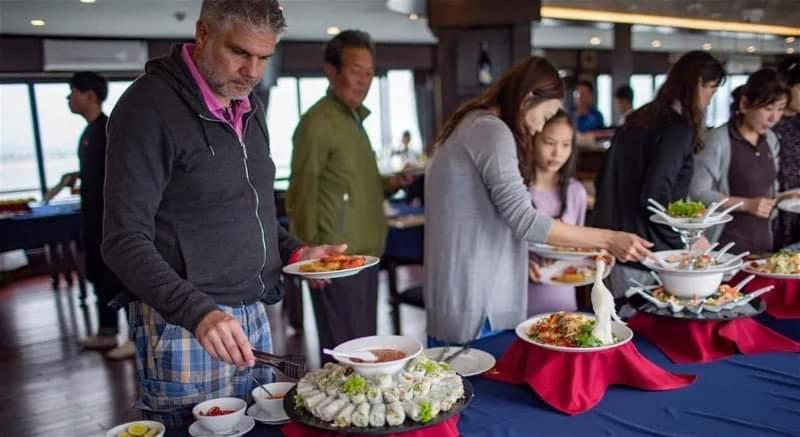 Aquamarine Premium Cruise Hotel Ha Long Bagian luar foto